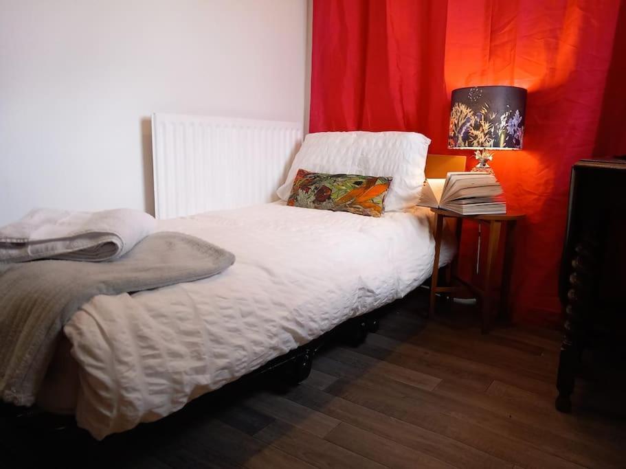 Peaceful Home From Home - Spacious 3 Bedroom House Accommodating 7 - Ideal For Families And Workers Gateshead Extérieur photo