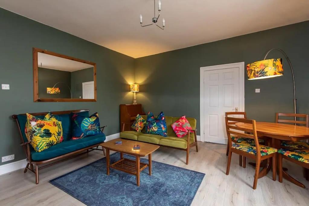 Peaceful Home From Home - Spacious 3 Bedroom House Accommodating 7 - Ideal For Families And Workers Gateshead Extérieur photo