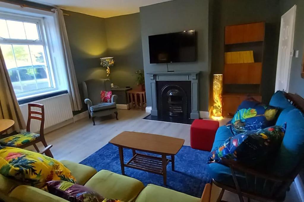 Peaceful Home From Home - Spacious 3 Bedroom House Accommodating 7 - Ideal For Families And Workers Gateshead Extérieur photo